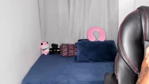 Snapshot of vianka_millerxxx chatting on 11/11/25, 04:34 Vianka online show from 11/11/25, 04:34