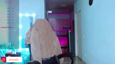 Ariana  online show from 10/28/25, 08:55