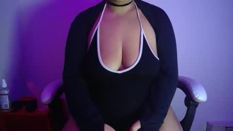 Snapshot of vibe_xxxo chatting on 03/28/26, 07:08 vibe_xxxo online show from 03/28/26, 07:08