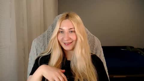 Amelia online show from 10/22/25, 06:51