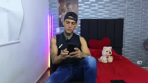 Snapshot of vicctorzc chatting on 01/09/25, 10:09 Victor cardenas online show from 01/09/25, 10:09