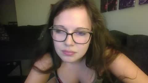 Snapshot of vichyde95 chatting on 10/20/25, 10:54 vichyde95 online show from 10/20/25, 10:54