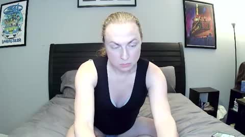 Snapshot of vicki_stockings chatting on 02/16/26, 02:29 Vicki Stockings online show from 02/16/26, 02:29