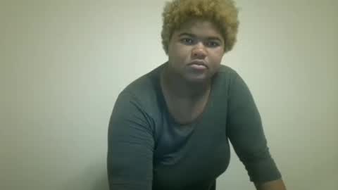 Snapshot of vickiryder56 chatting on 11/14/25, 05:17 vickiryder56 online show from 11/14/25, 05:17