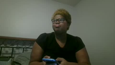 Snapshot of vickiryder56 chatting on 11/15/25, 03:08 vickiryder56 online show from 11/15/25, 03:08