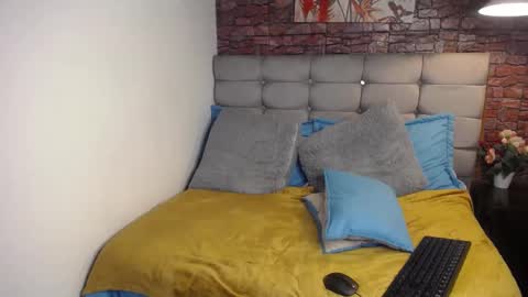 VICTORIA online show from 03/09/25, 07:48