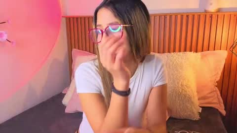 VICTORIA online show from 09/23/25, 08:34