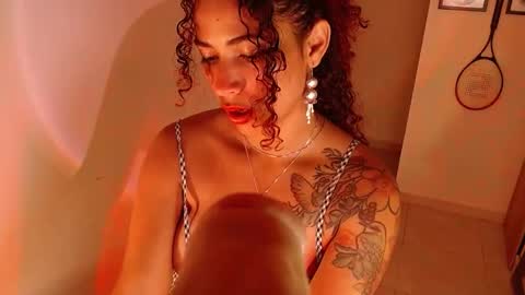 Vicky  online show from 02/06/25, 12:00