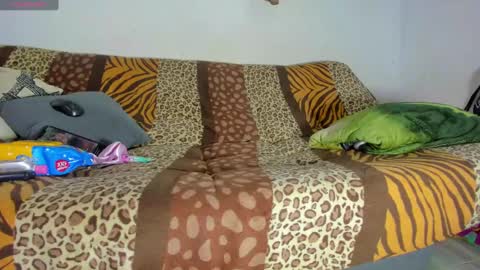 vicky manuela online show from 01/10/25, 12:27