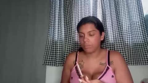 Snapshot of vickyhm22 chatting on 09/25/25, 11:14 vickyhm22 online show from 09/25/25, 11:14