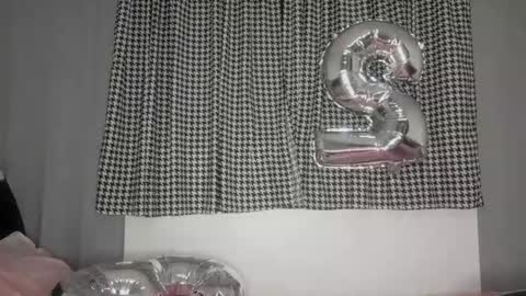 Snapshot of vickyhm22 chatting on 10/27/25, 08:29 vickyhm22 online show from 10/27/25, 08:29