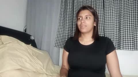 Snapshot of vickyhm22 chatting on 12/04/25, 06:12 vickyhm22 online show from 12/04/25, 06:12