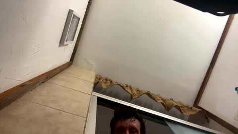 vicrobertson595 online show from 04/12/26, 02:33