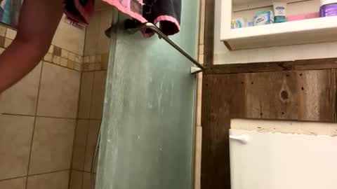 vicrobertson595 online show from 04/13/26, 10:32