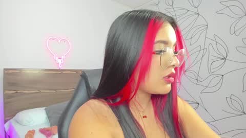 Victoria online show from 01/15/25, 12:15