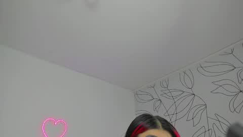 Victoria online show from 01/18/25, 12:15