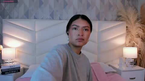 Snapshot of victoria___jonnes chatting on 09/18/25, 12:40 victoria___jonnes online show from 09/18/25, 12:40