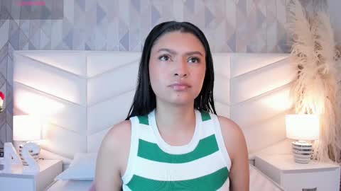 Snapshot of victoria___jonnes chatting on 09/21/25, 12:18 victoria___jonnes online show from 09/21/25, 12:18