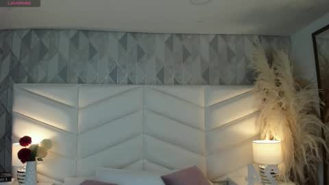 Snapshot of victoria___jonnes chatting on 09/22/25, 12:29 victoria___jonnes online show from 09/22/25, 12:29