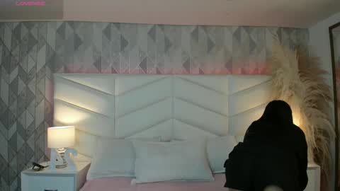 Snapshot of victoria___jonnes chatting on 10/08/25, 11:41 victoria___jonnes online show from 10/08/25, 11:41