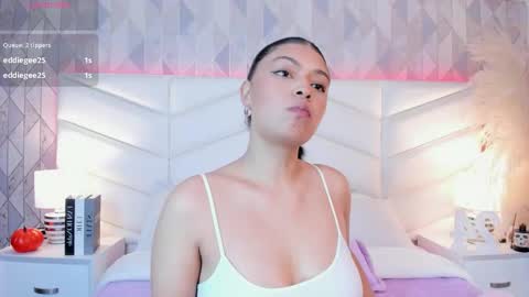 Snapshot of victoria___jonnes chatting on 10/09/25, 12:36 victoria___jonnes online show from 10/09/25, 12:36