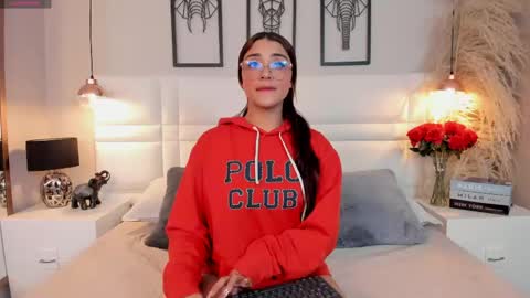 Snapshot of victoria__lee_ chatting on 06/04/26, 03:45 victoria__lee_ online show from 06/04/26, 03:45