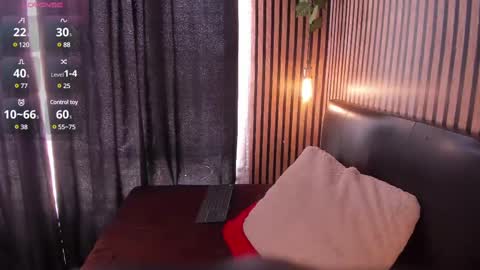 victorira online show from 02/21/25, 08:05