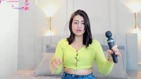 Snapshot of victoria_bourne chatting on 10/25/25, 07:08 victoria online show from 10/25/25, 07:08