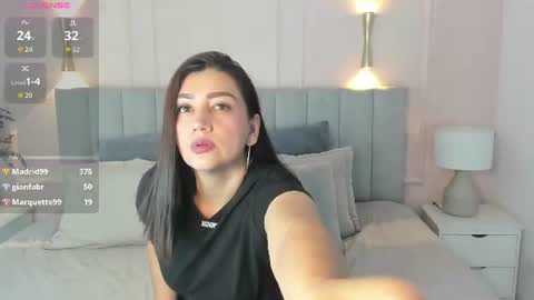 victoria  online show from 06/18/26, 07:07