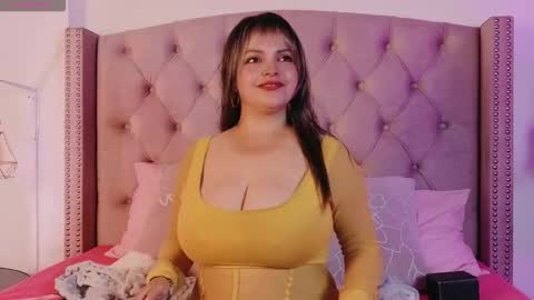 victoria_cherry_ online show from 12/15/25, 11:25