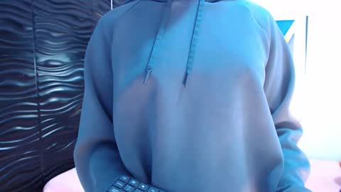 Snapshot of victoria_colemann chatting on 09/19/25, 11:22 Victoria online show from 09/19/25, 11:22