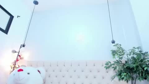 Victoria online show from 05/22/26, 07:08