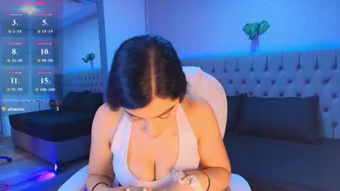 Snapshot of victoria_ellington chatting on 06/16/26, 11:46 online show from 06/16/26, 11:46