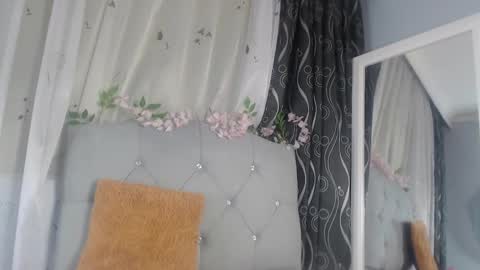 Snapshot of victoria_founta1n chatting on 03/27/26, 06:40 victoria_founta1n online show from 03/27/26, 06:40