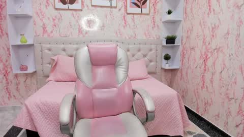 Victoria Houston  online show from 12/27/24, 03:31