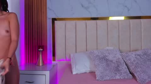  Victoria Lozano  online show from 12/12/24, 12:33