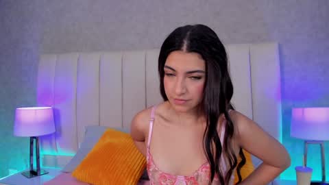  Victoria Lozano  online show from 12/18/24, 12:40