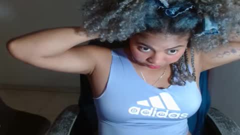 Snapshot of victoria_miler chatting on 02/13/25, 09:49 VICKY online show from 02/13/25, 09:49