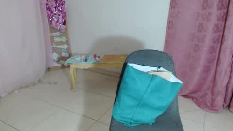 Snapshot of victoria_miler chatting on 03/07/25, 04:33 VICKY online show from 03/07/25, 04:33