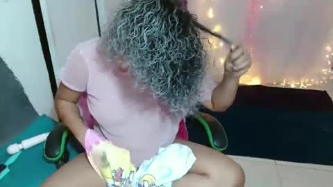 Snapshot of victoria_miler chatting on 09/16/25, 10:22 VICKY online show from 09/16/25, 10:22