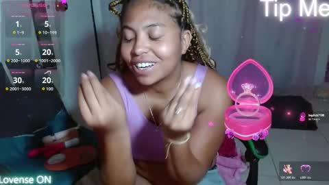 Snapshot of victoria_miler chatting on 10/29/25, 11:06 VICKY online show from 10/29/25, 11:06