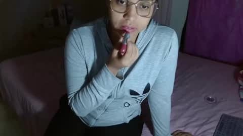 VICKY online show from 05/15/26, 11:12