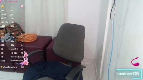 victoria online show from 02/14/25, 09:34