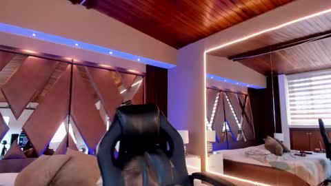 Victoria   Everyday From 1400 to 2130 Col Time online show from 12/15/25, 07:40