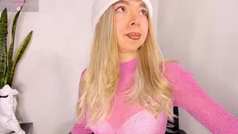 D A N I online show from 10/19/25, 08:53