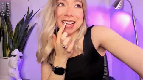 D A N I online show from 11/02/25, 02:03