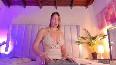 VICTORIA online show from 12/12/24, 02:44