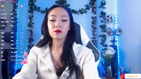 Snapshot of victoria_ricci_a chatting on 10/22/25, 01:17 Victoria online show from 10/22/25, 01:17