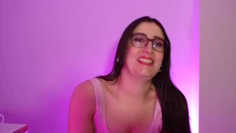 Victoria online show from 02/14/25, 07:54