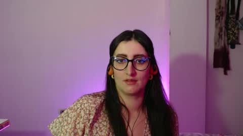 Victoria online show from 11/26/25, 09:38